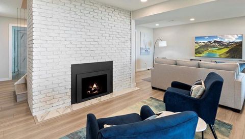 1725 White Cloud Drive N