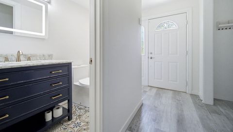 5864 N Oval