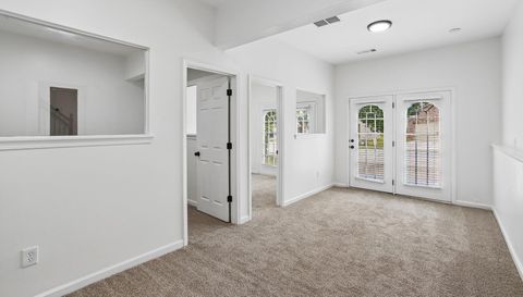 2319 Sawgrass Dr