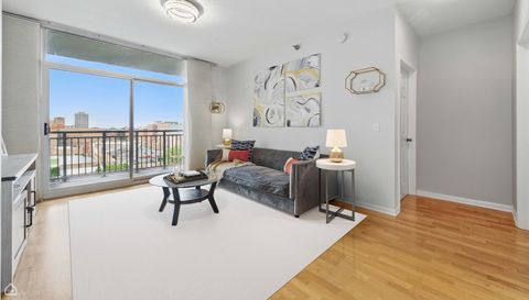 1134 W Granville Avenue