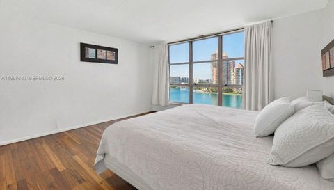 3600 Mystic Pointe Dr