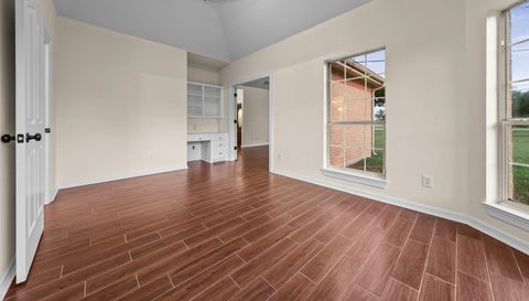 320 Woodland Oaks TRL