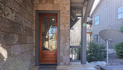 14 E Saddle Notch Ln