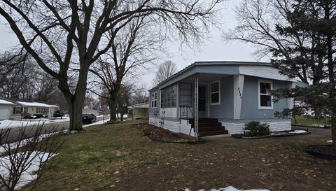 5635 N Seagull Dr NE