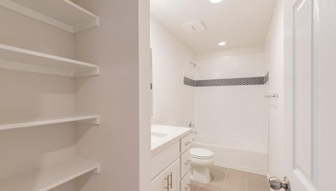 5302 Mulberry Grove LN