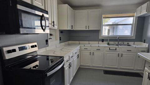 4710 Springfield Blvd