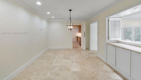 1037 Alfonso Ave