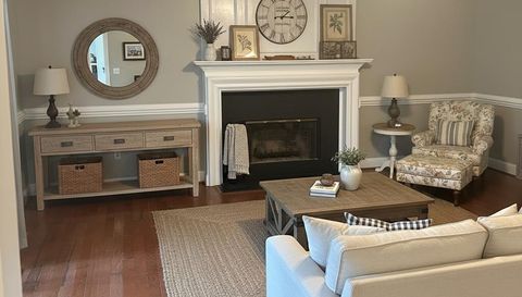 14 Country Woods Ct