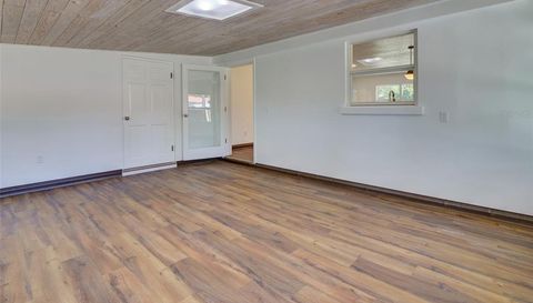 305 SUNSET DRIVE