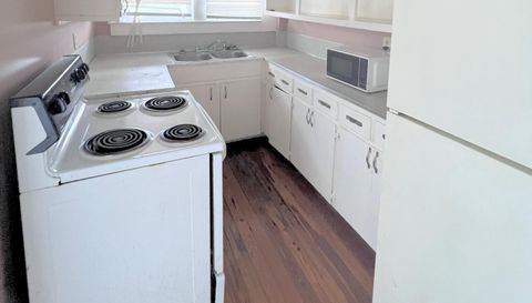 215 N Buena Vista Dr