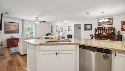 17 Ruth Dr