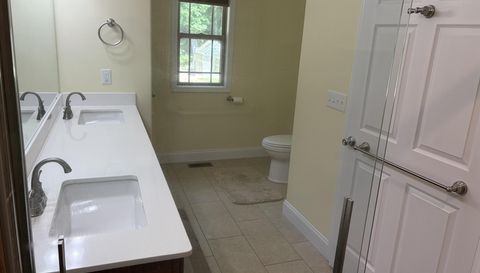 104 Bottom Dr