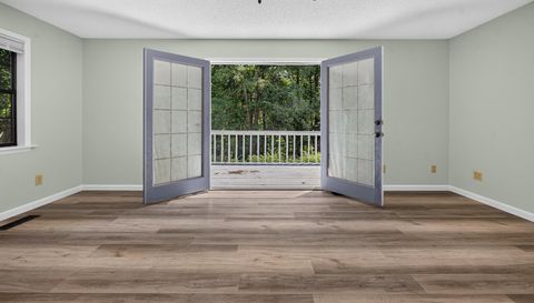 28 Coon Tail Rd