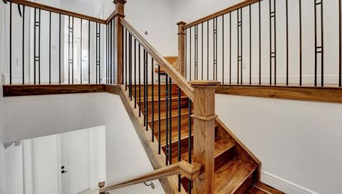 500 Ne Wavecrest Way