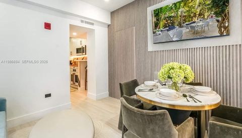 100 Collins Ave