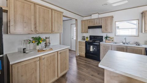 101 Blades Village Dr