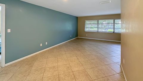 3944 NW 40th Ct