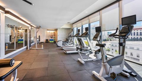 275 Giralda Ave