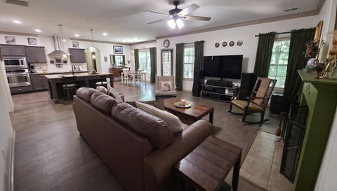 96 Oak Leaf Way