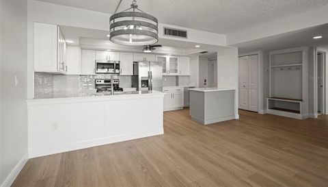 400 ISLAND WAY