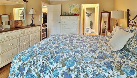 865 MACLAREN DRIVE N