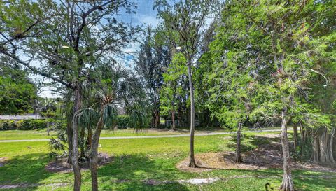 9272 Vista Del Lago