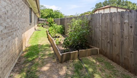 1201 Rockmoor Dr