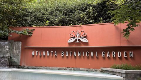 1803 White Oak Hollow NE