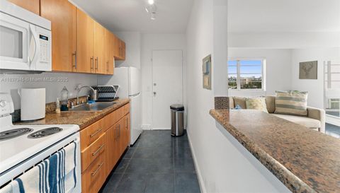 7904 West Dr