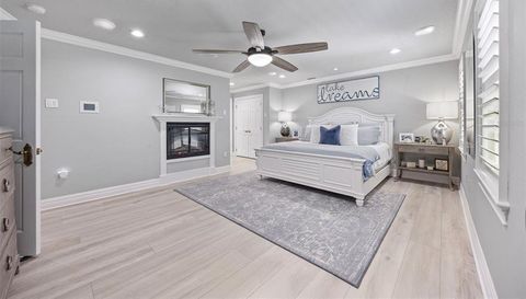 1006 Lake Cooper