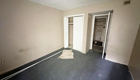 5914 Sutcliff Square