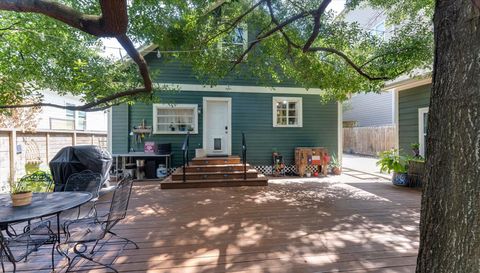1012 Edwards St