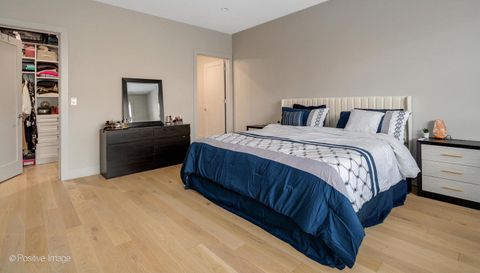 1335 N Western Avenue