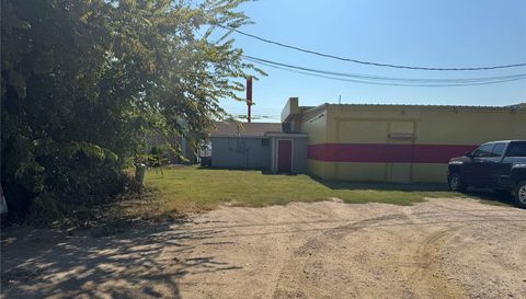 2202 - 2204 N Us Highway 281 Highway N