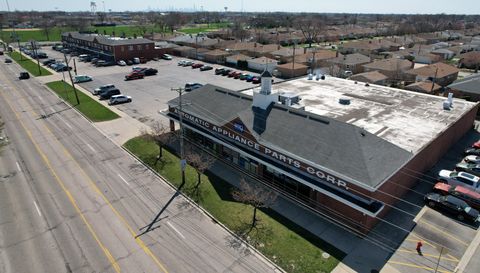 7701-7757 W Lawrence Avenue