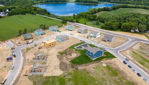 3195 Sunshine Curve NW