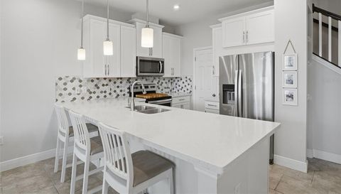 10015 RANDAL WALK STREET