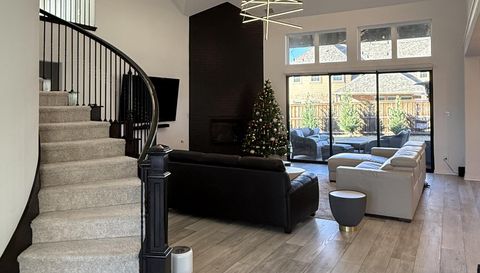 2832 Fountain Park Dr