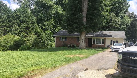 522 Lee Dr