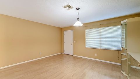2301 NE 32nd Pl