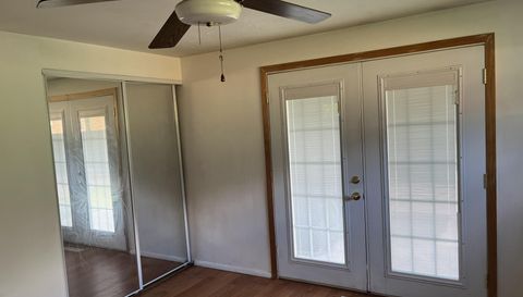 4957 Chesham Dr