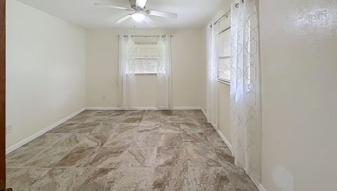 3944 NW 40th Ct