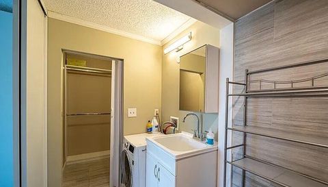 718 Executive Center Dr