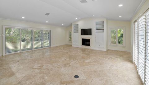 1037 Alfonso Ave