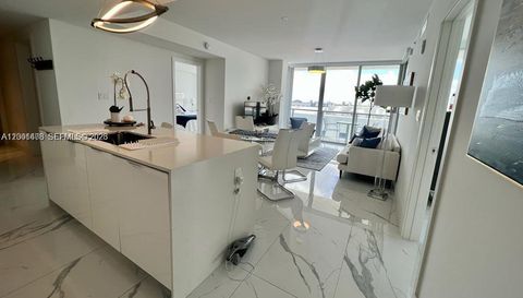 9521 E Bay Harbor Dr