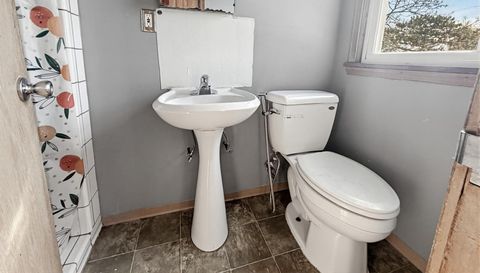 742 Nebraska Avenue E