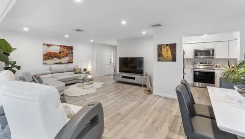 415 Pine Tree Court Court