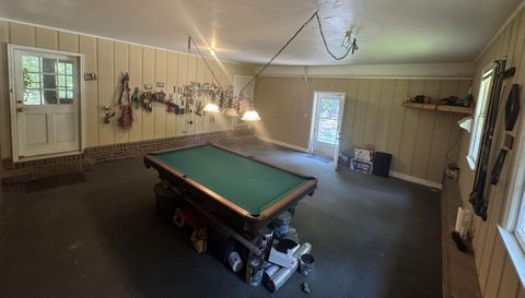 201 Loraine Woods Dr