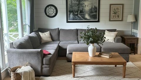 14 Country Woods Ct