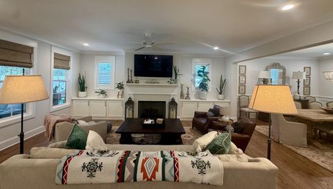 17 Pinehurst Dr